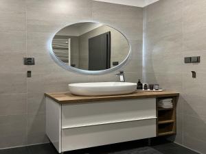 Фотография из галереи Villa in Doksy near Macha Lake в Доксах +35 фотографий