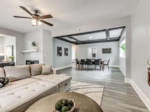 Posezení v ubytování Plaza Pair OKC