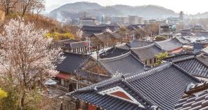 an overhead view of roofs of buildings in a city at Maisonde Onu Jeonju in Jeonju