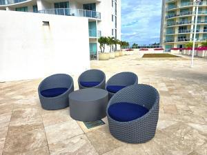 Gallery image of Lux Vista Retreat, 2BR, 2BA with terrace and pool in Fort Myers