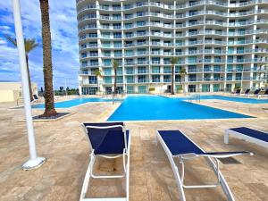 Gallery image of Lux Vista Retreat, 2BR, 2BA with terrace and pool in Fort Myers +146 photos