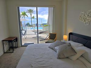 Foto de la galería de Lux Vista Retreat, 2BR, 2BA with terrace and pool en Fort Myers