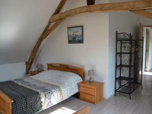 Postel nebo postele na pokoji v ubytování Fermette 3 étoiles, proche du Mans, jusqu'à 14 personnes - FR-1-410-488