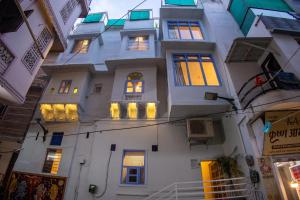 Tòa nhà nơi khách sạn tọa lạc