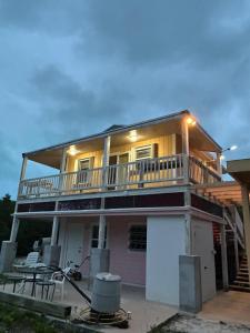 Un balcon sau o terasă la Claudette Guest House