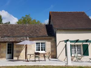 Το κτήριο όπου στεγάζεται  η παραθεριστική κατοικία