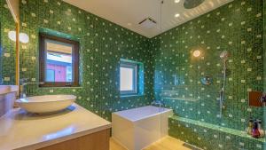 Et badeværelse på Log 343 by Elite Havens