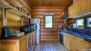 Køkken eller tekøkken på Log 343 by Elite Havens