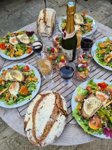 Еда / где поесть недалеко от кемпинга