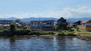 Naturlandskabet i nærheden af feriehuset + 6 billeder