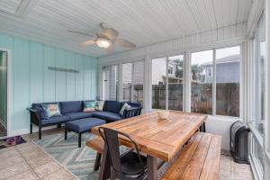 Posezení v ubytování 1min Walk To BeachPrivate Heated PoolZula Dreams