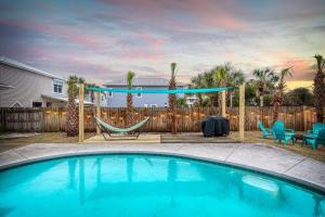 Bazén v ubytování 1min Walk To BeachPrivate Heated PoolZula Dreams nebo v jeho okolí