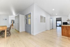 Køkken eller tekøkken på Foreshore Sunset Retreat + 11 billeder