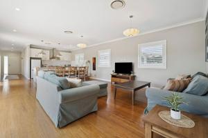 TV a/nebo společenská místnost v ubytování Mirrabel