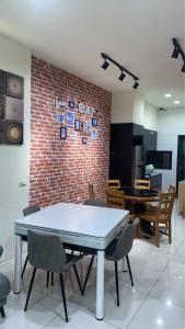 Kuchyň nebo kuchyňský kout v ubytování Cost ZZZ House + 13 fotografií