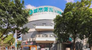 Tòa nhà nơi khách sạn tọa lạc