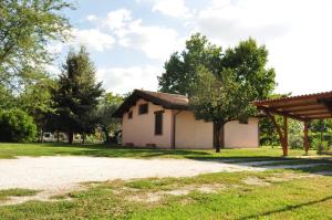 Ein Garten an der Unterkunft La Casina sul Sandalo