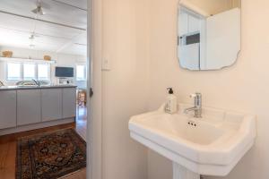 Fotografie z fotogalerie ubytování Beachfront Bliss - Stay Waiheke v destinaci Onetangi + 13 fotografií