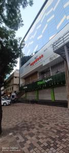 El edificio en el que está el hotel