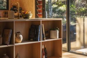 Knihovna v prázdninového domu + 19 fotografií