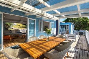 Χώρος καθιστικού στο Bluebelle - Stay Waiheke