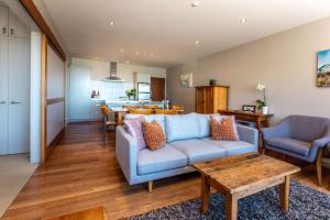 Kuchyň nebo kuchyňský kout v ubytování The Sands - Apartment 25 - Stay Waiheke