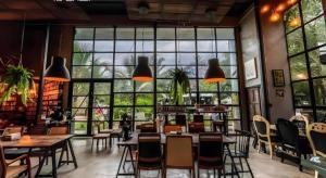 Un restaurant sau alt loc unde se poate mânca la Warehouse18 Pool Cafe Resort