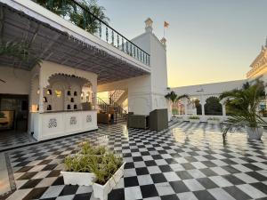 En balkon eller terrasse på Oladar Haveli- My Downtown Hotels