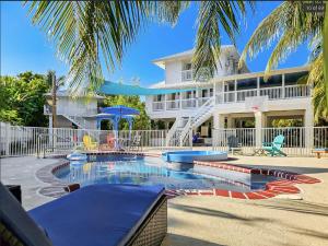 Bazén v ubytování Ocean View with Pool, 4 bedroom Vila Near Key West nebo v jeho okolí