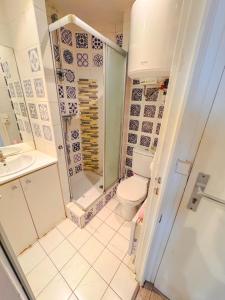 Koupelna v ubytování 04 Grand studio near République