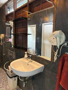 Koupelna v ubytování Noom Guesthouse + 59 fotografií