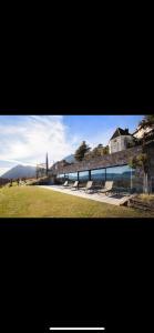 La alberca dentro o cerca de Schloss Freudenstein