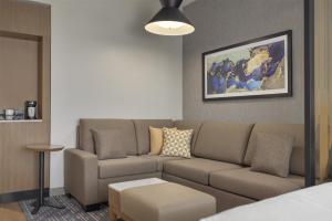 Гостиная зона в Hyatt Place Windsor +54 фотографии