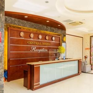 Лобби или стойка регистрации в Central Hotel +44 фотографии