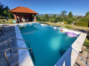 Πισίνα στο ή κοντά στο Vila Dolina Mira pored Jerme