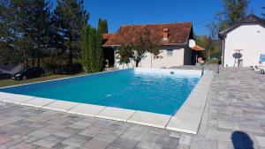 Galería fotográfica de Vila Dolina Mira pored Jerme en Gradište