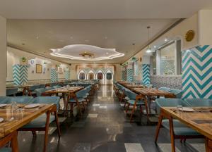 Restaurace v ubytování Hotel Zorba Inn + 23 fotografií