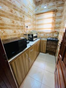 Køkken eller tekøkken på Cozy and Luxury One Bedroom, 247 light