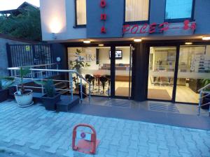 The building in which az apartmanhoteleket is located