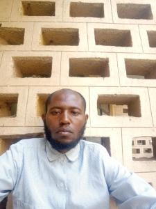 Oaspeți care stau la Tesfaye Gago