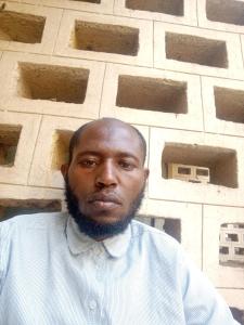 Oaspeți care stau la Tesfaye Gago