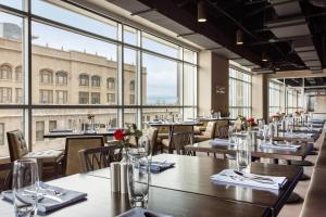 Restaurace v ubytování Cambria Hotel Downtown Asheville