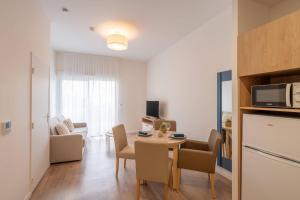 Kuchyň nebo kuchyňský kout v ubytování Quality Suites Chambéry