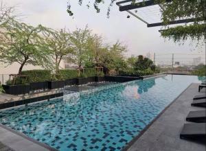 Swimmingpoolen hos eller tæt på Circle Living Skyline Residence