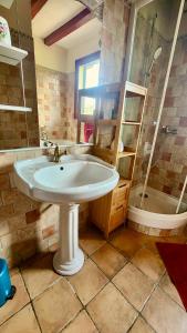 Ένα μπάνιο στο La Charreterie - Maison de charme avec jardin & aire de jeux - Côte d'Albâtre +18 φωτογραφίες