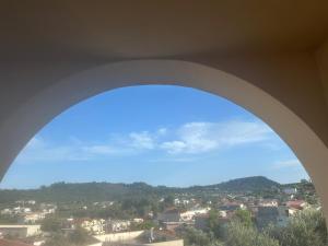 En generel udsigt til bjerge eller udsigt til bjerge taget fra lejligheden + 6 billeder