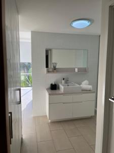 Billede fra billedgalleriet på Maggie Bright point apartment Magnetic Island i Nelly Bay + 27 billeder