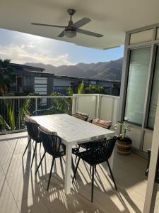 En generel udsigt til bjerge eller udsigt til bjerge taget fra lejligheden