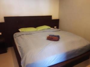 Ένα ή περισσότερα κρεβάτια σε δωμάτιο στο RoominVilla2bed1bathsharepoolwithtentoaonangbeachbyscooter