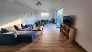 TV/trung tâm giải trí tại La campagne aux portes de la Mer - Maison avec jardin privé - proche Veules-les-Roses